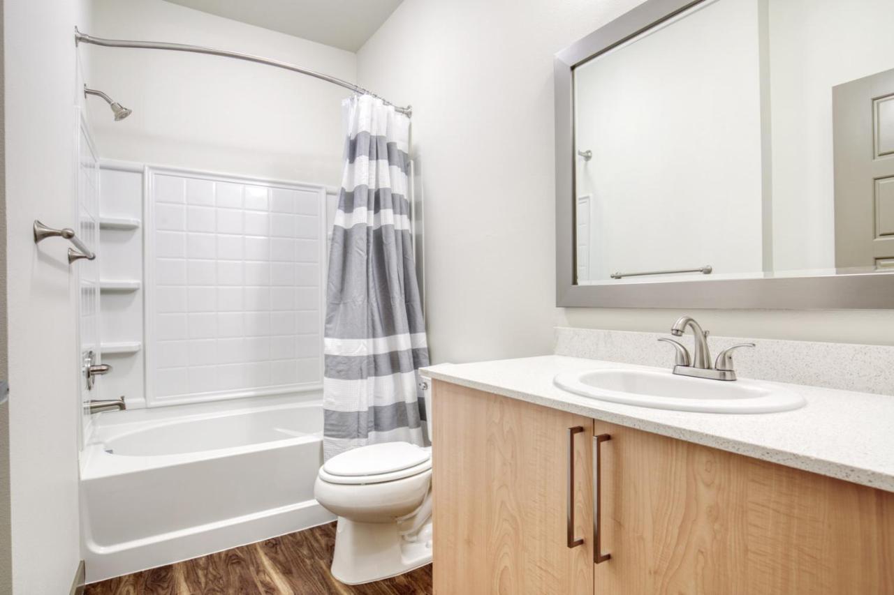 Apartment Ballard 2br W Gym Pet Area Nr Ballard Locks Sea-270 Seattle