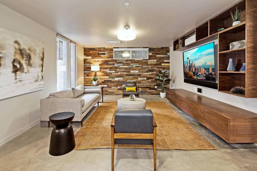 Lofty Prime Cap Hill Area Mins To Downtown Apartment Seattle