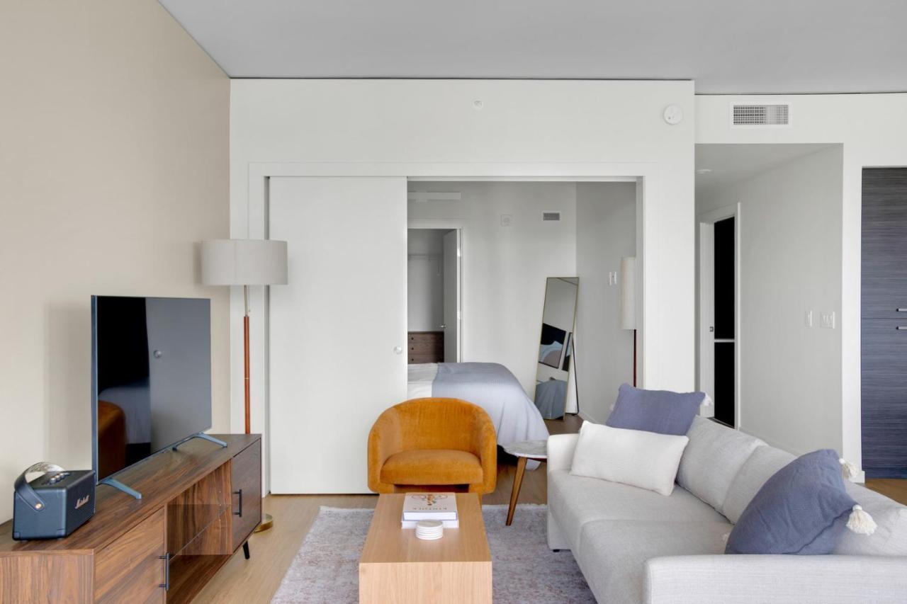 Downtown 1br W Gym Wd Bbq Nr Dining Shops Sea-399 *