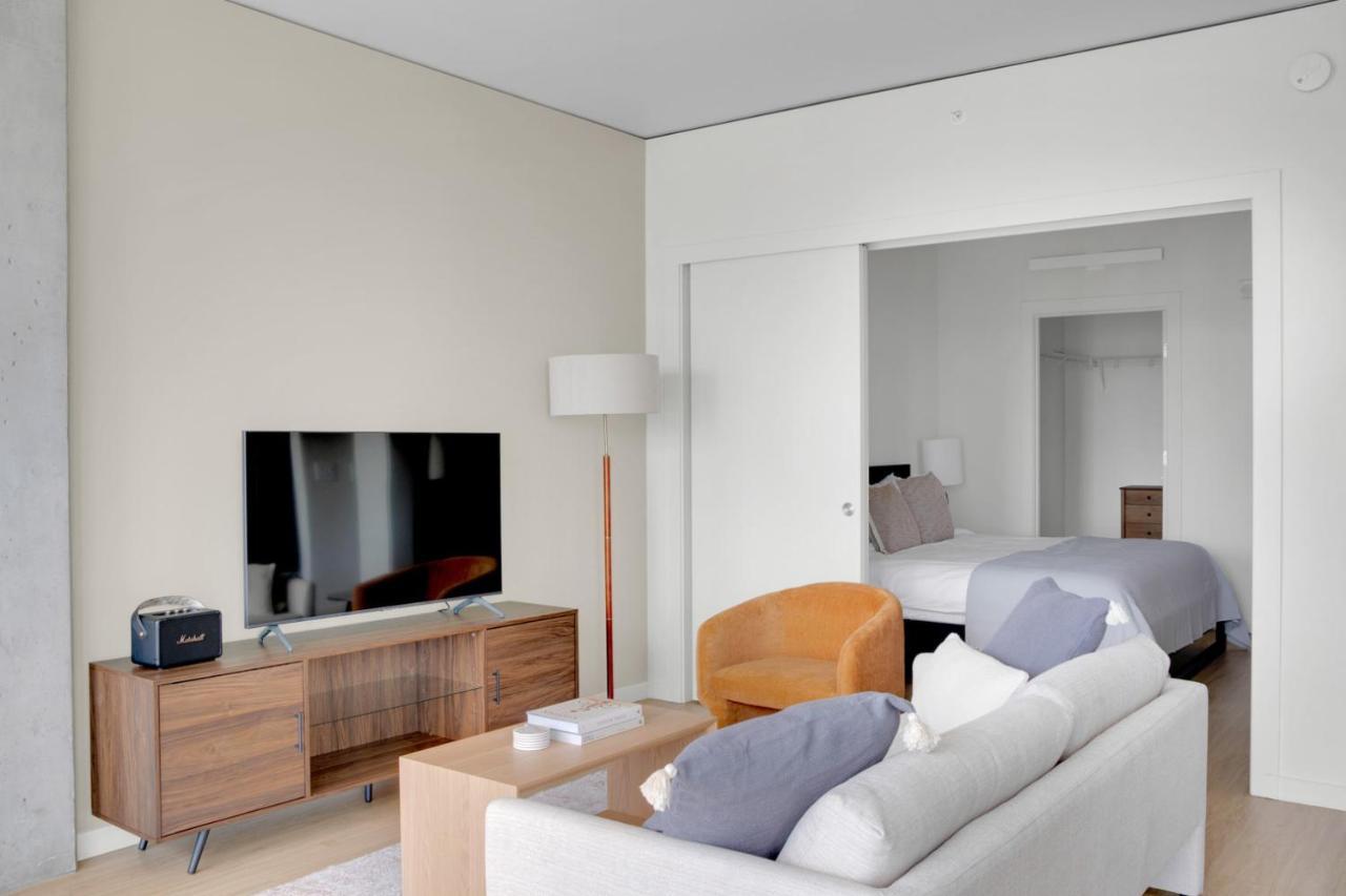 Downtown 1br W Gym Wd Bbq Nr Dining Shops Sea-399 Apartment