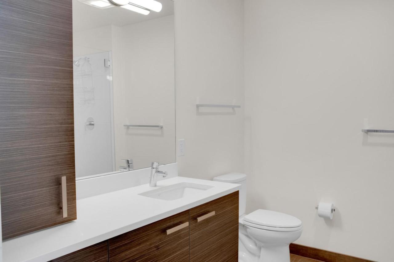 Apartment Downtown 1br W Gym Wd Bbq Nr Dining Shops Sea-399
