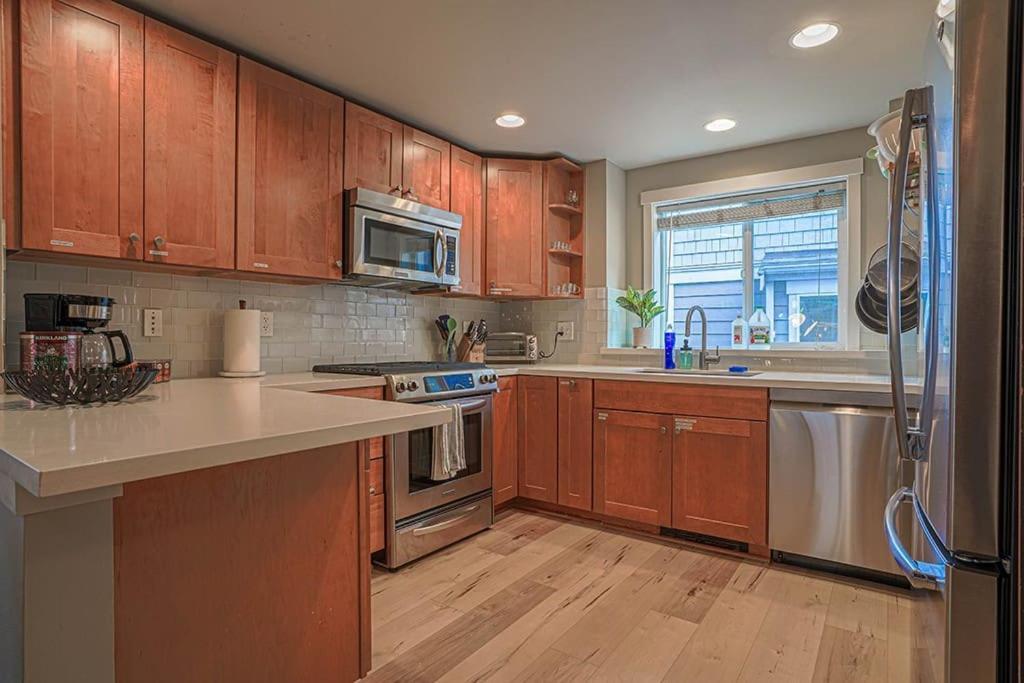 Fremont's Stylish Home-lake Union View On Rooftop Seattle