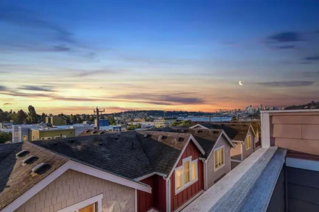 Holiday home Fremont's Stylish Home-lake Union View On Rooftop Seattle
