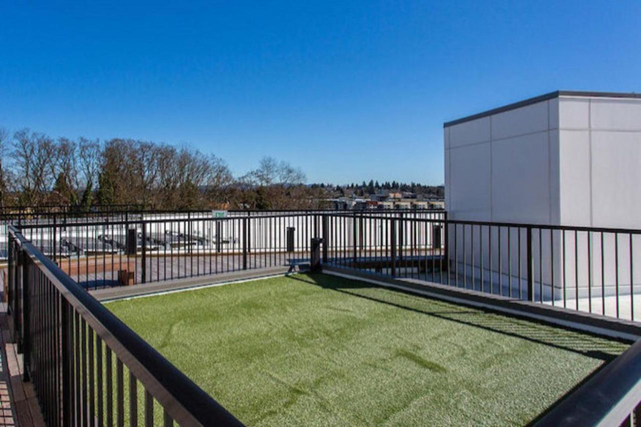 Columbia 2br W Wd Gym Nr Light Rail Sea-341 Apartment *