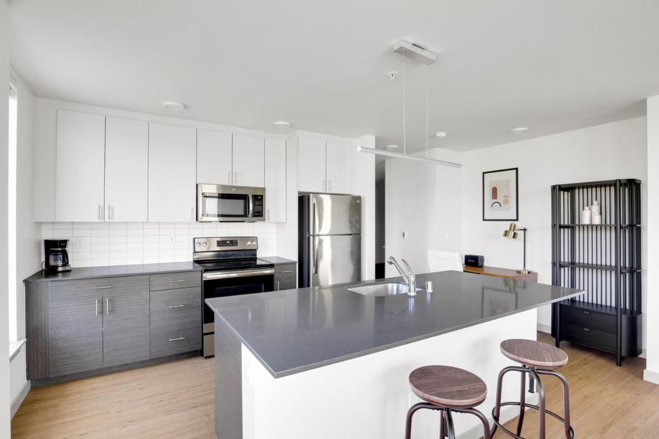 Columbia 2br W Wd Gym Nr Light Rail Sea-341 *