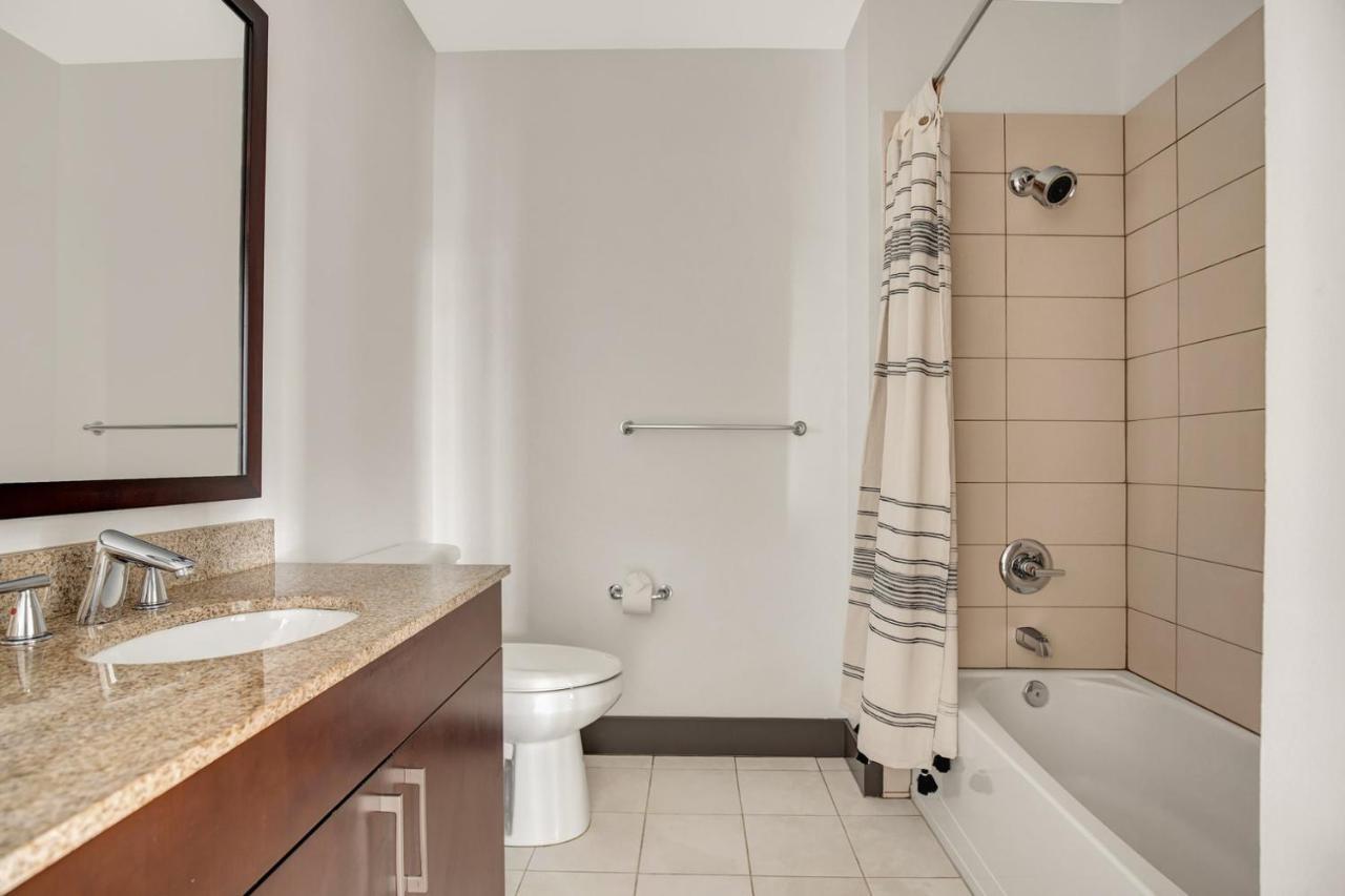 S Union 2br W Gym Wd Nr Space Needle Sea-182 * Seattle