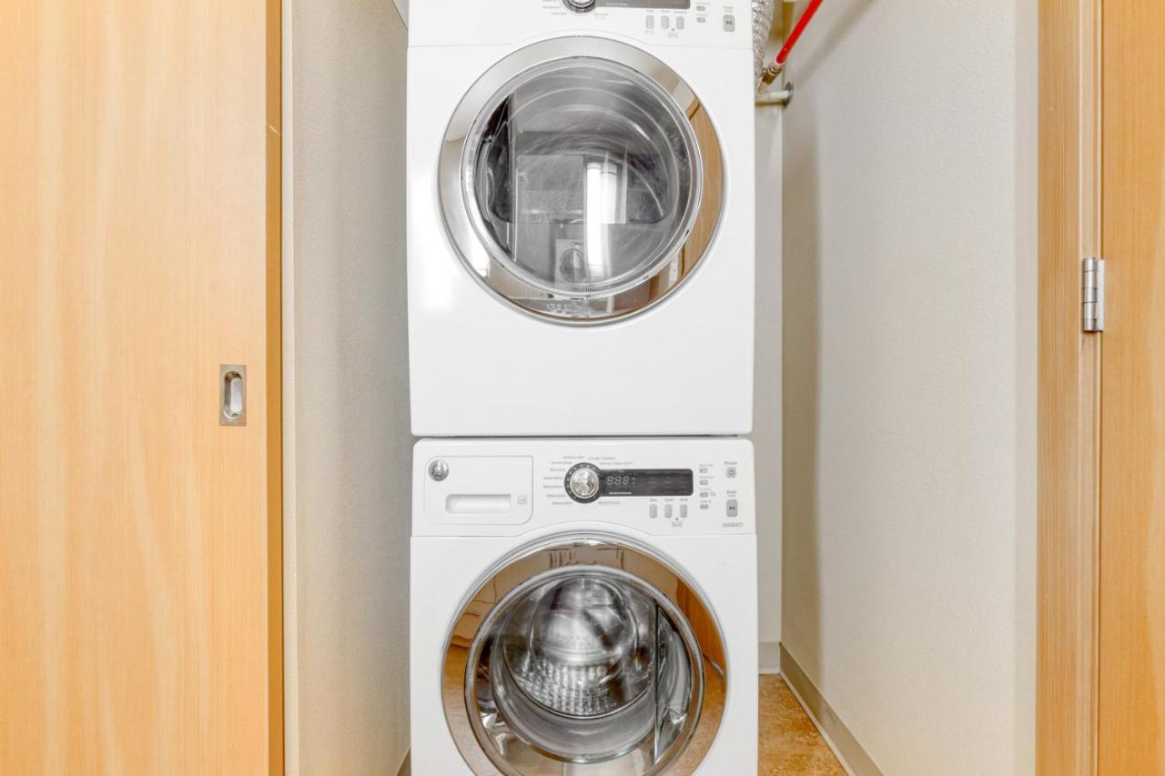 Queen Anne 1br W Roof Gym Wd Nr Metro Sea-349 Apartment Seattle
