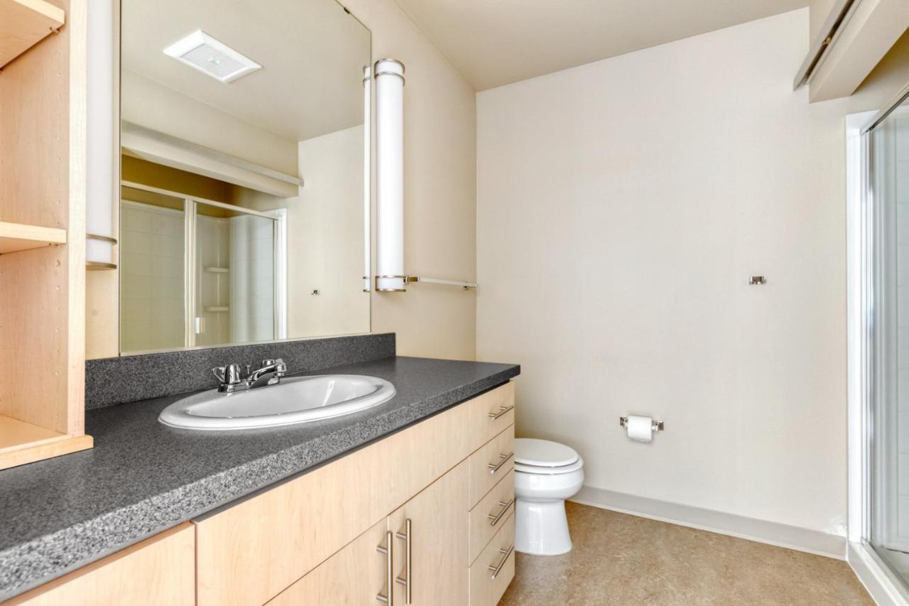 Apartment Queen Anne 1br W Roof Gym Wd Nr Metro Sea-349