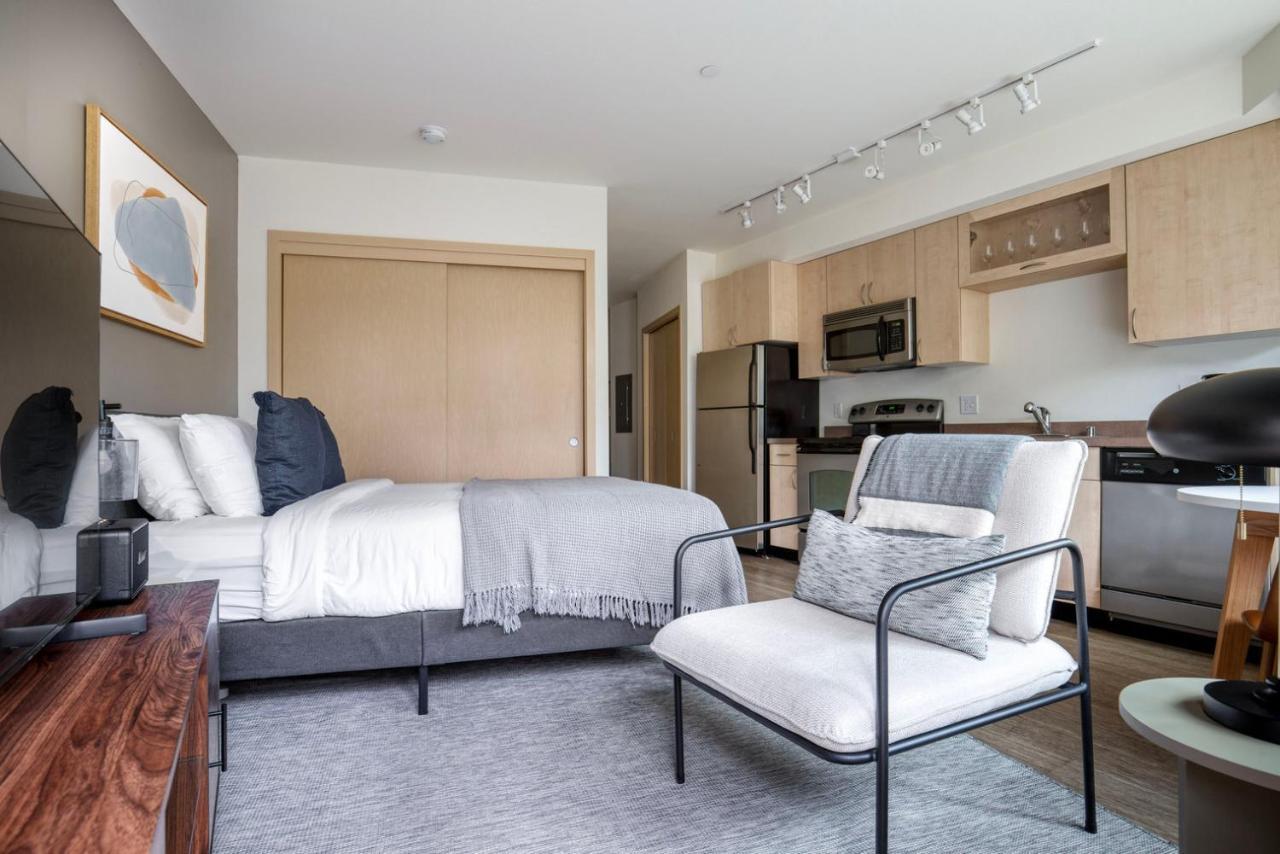 Wallingford W Pets Wd Nr 99 I-5 Sea-563 Apartment *