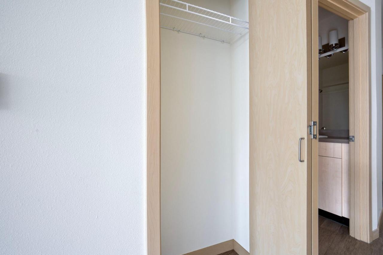 Apartment Wallingford W Pets Wd Nr 99 I-5 Sea-563