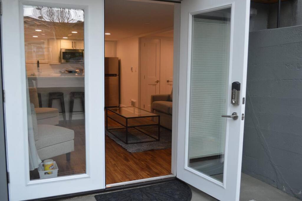 Cozy 1 Bedroom In Nw W/ Private Patio *