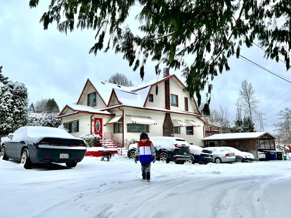 Homestay Airport Cozy Stay: Shared Comfort, Prime Location Seattle
