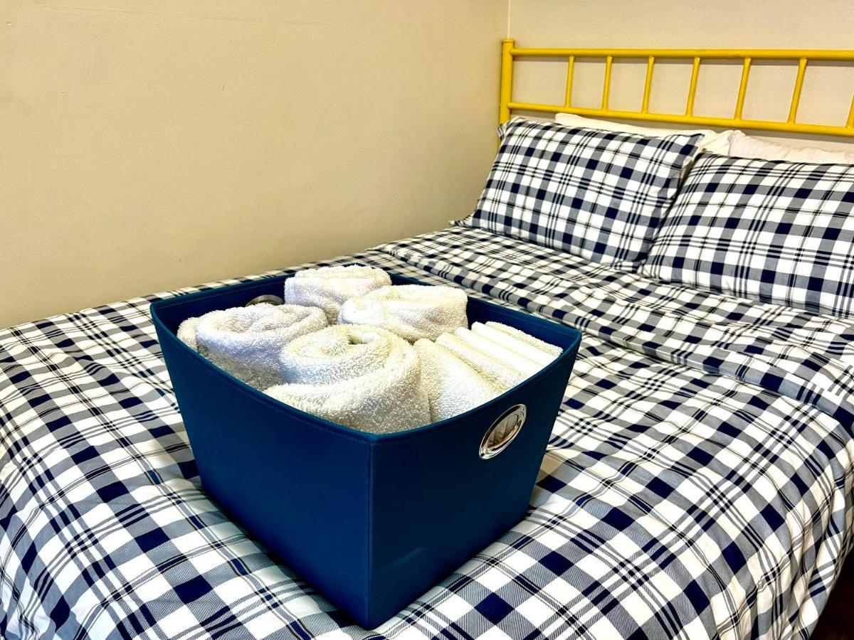 Homestay Airport Cozy Stay: Shared Comfort, Prime Location *