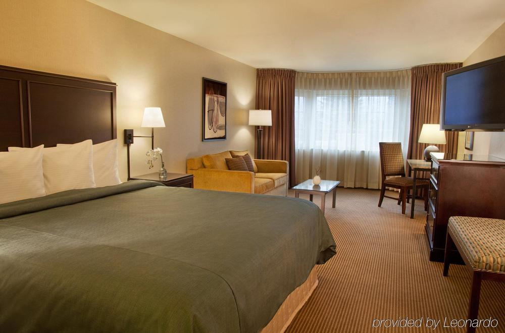 Silver Cloud - Broadway Hotel