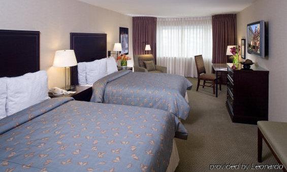 Silver Cloud - Broadway 4*