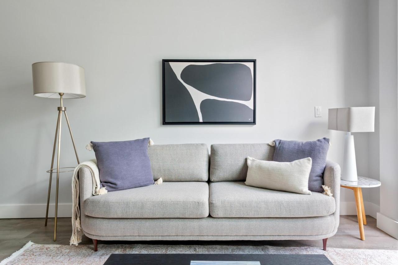 S Union 1br W Gym Wd Nr Denny Park Sea-367 *