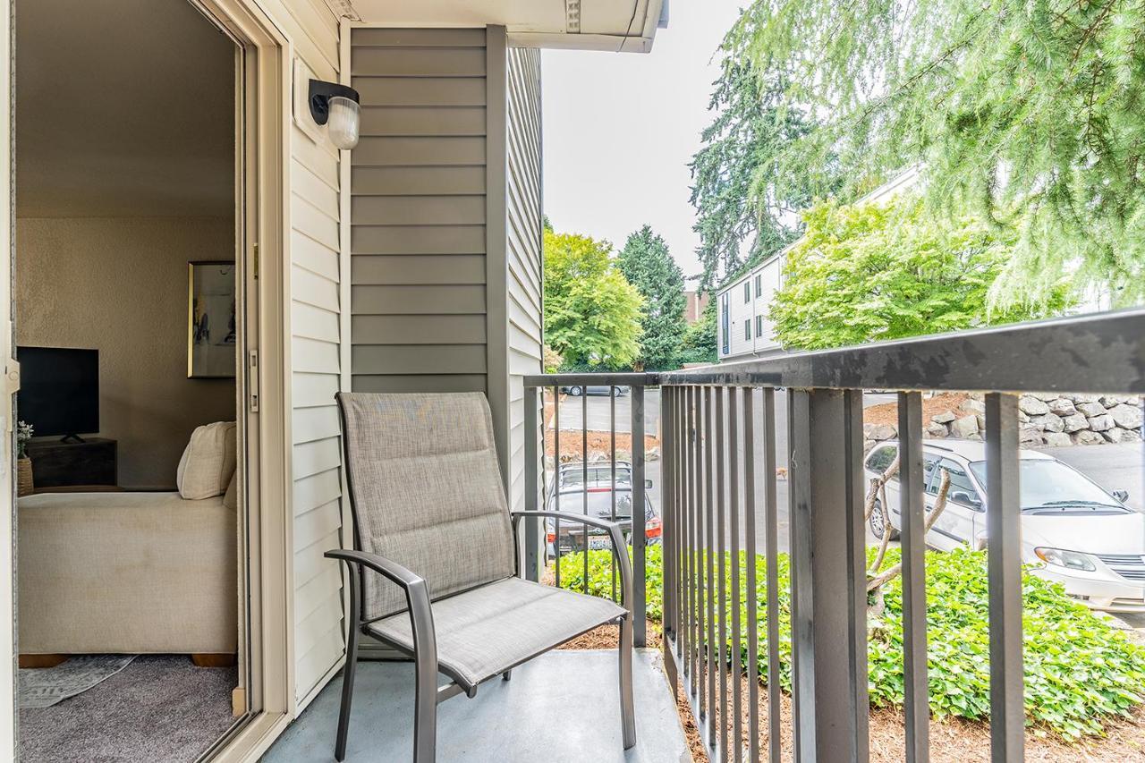 Beautiful And Cozy One Bedroom -wifi, Bbq, Patio, Dog Park, Close To Greenlake And Northgate Apartment *
