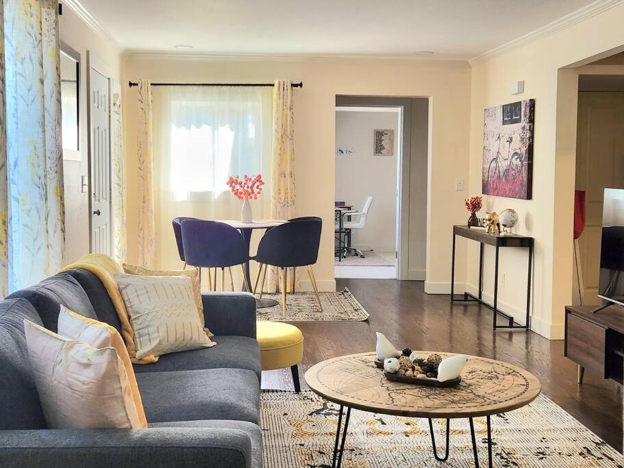 Cozy Contemporary 2br With Sofa Bed In The Office *