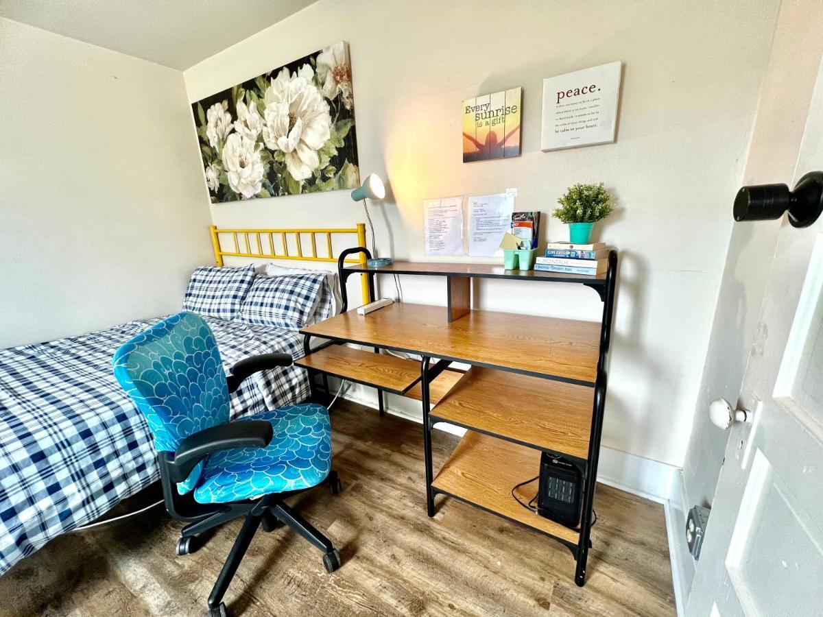 Airport Cozy Stay: Shared Comfort, Prime Location Homestay