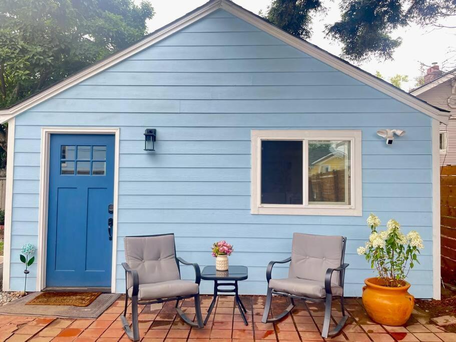 Holiday home New Private Tiny Near Greenlake/lightrail/i-5 *
