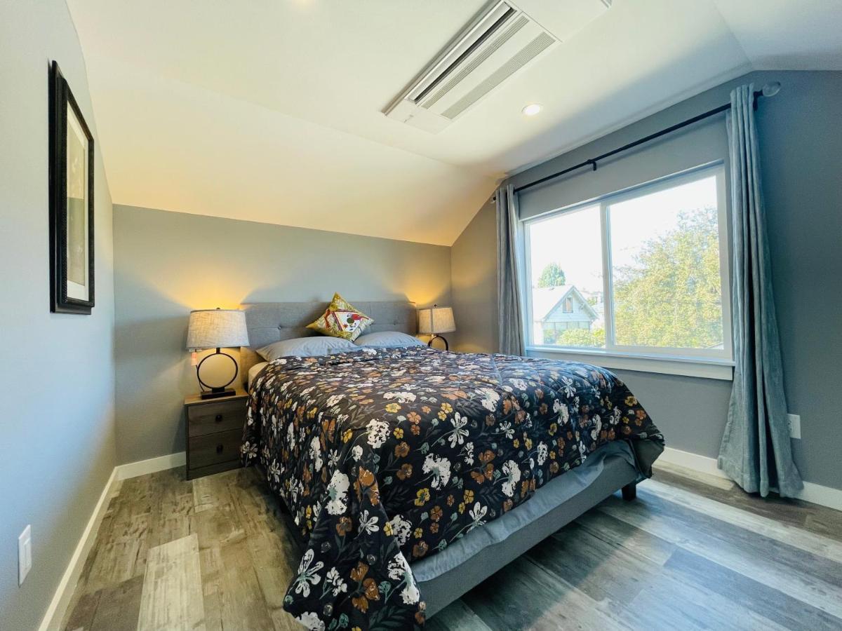 1st Line B With Air Conditioners Villa *