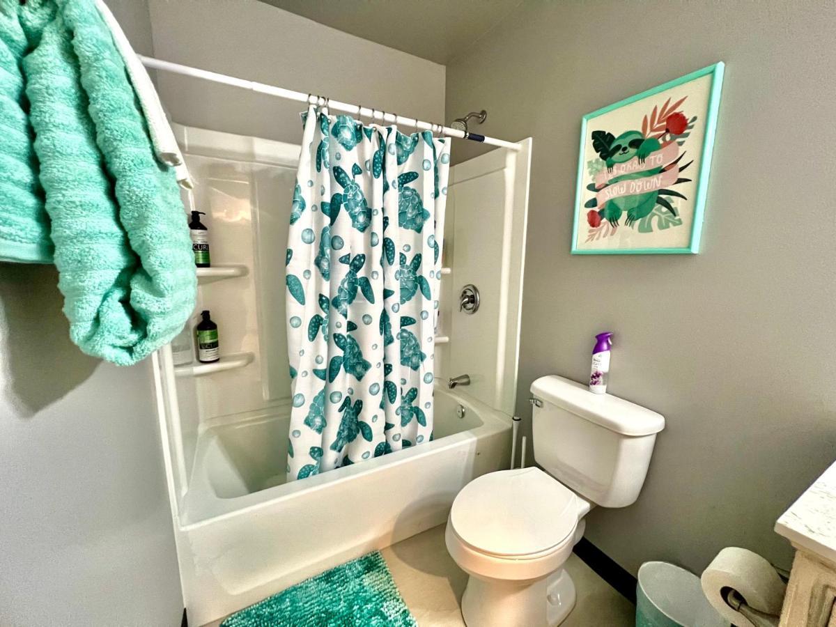 Apartment Alki Oasis: Modern Near & Downtown Seattle