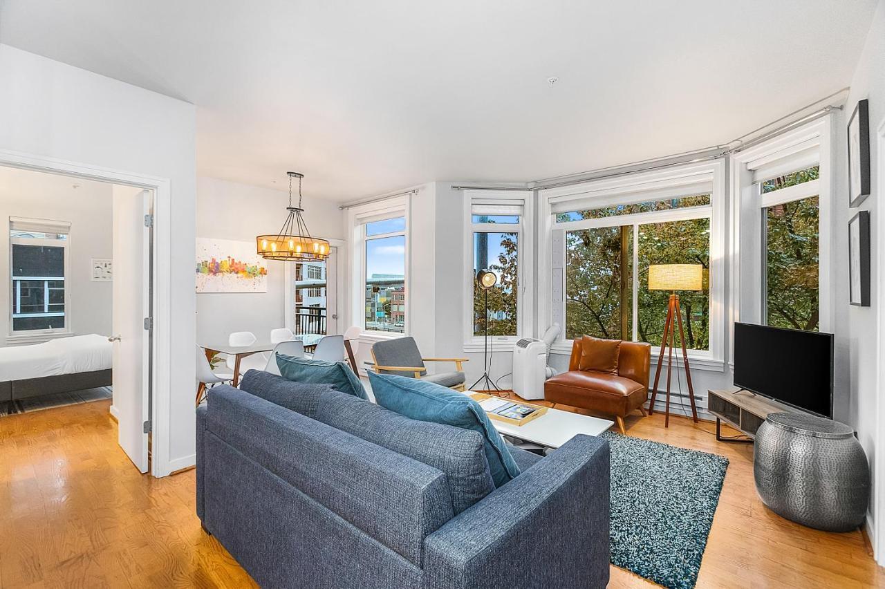 The Corner Nest At Belltown Apartment