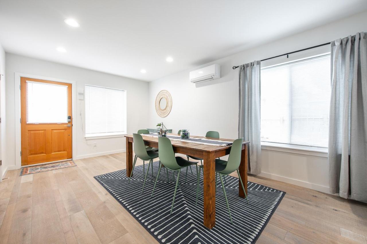 Ballard Base - Comfy Modern House In
