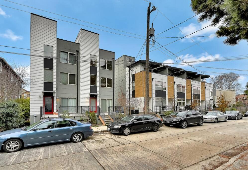 Holiday home Modern 3 Bedroom Townhouse Just Steps To Alki Seattle