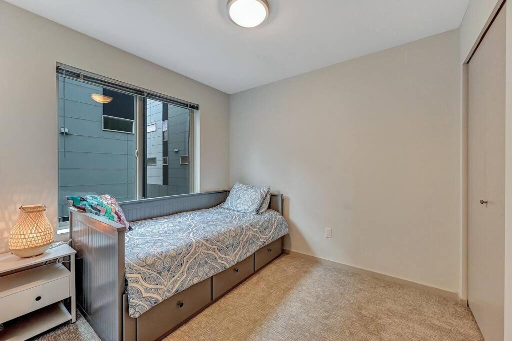 Modern 3 Bedroom Townhouse Just Steps To Alki Seattle