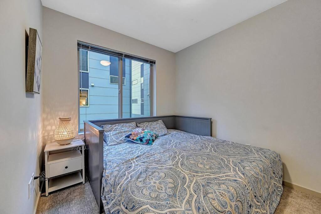 Modern 3 Bedroom Townhouse Just Steps To Alki * Seattle