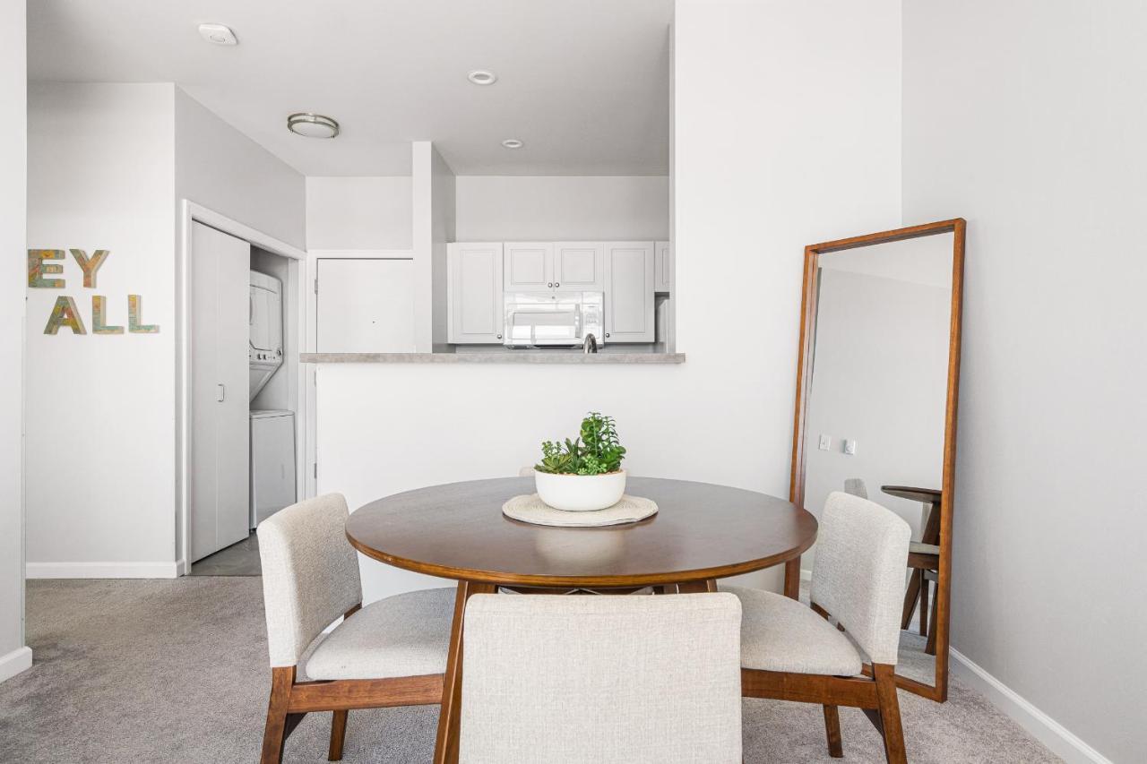 1 Bedroom With Stunning Puget Sound View Seattle