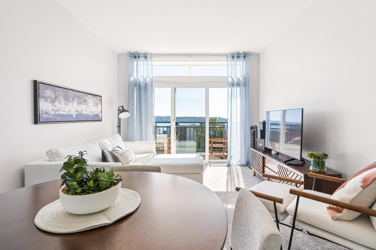 1 Bedroom With Stunning Puget Sound View * Seattle