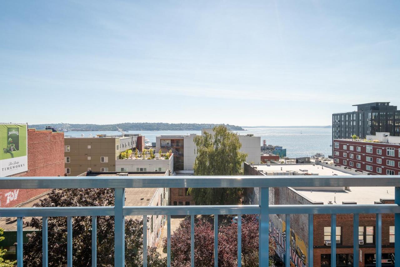 Apartment 1 Bedroom With Stunning Puget Sound View