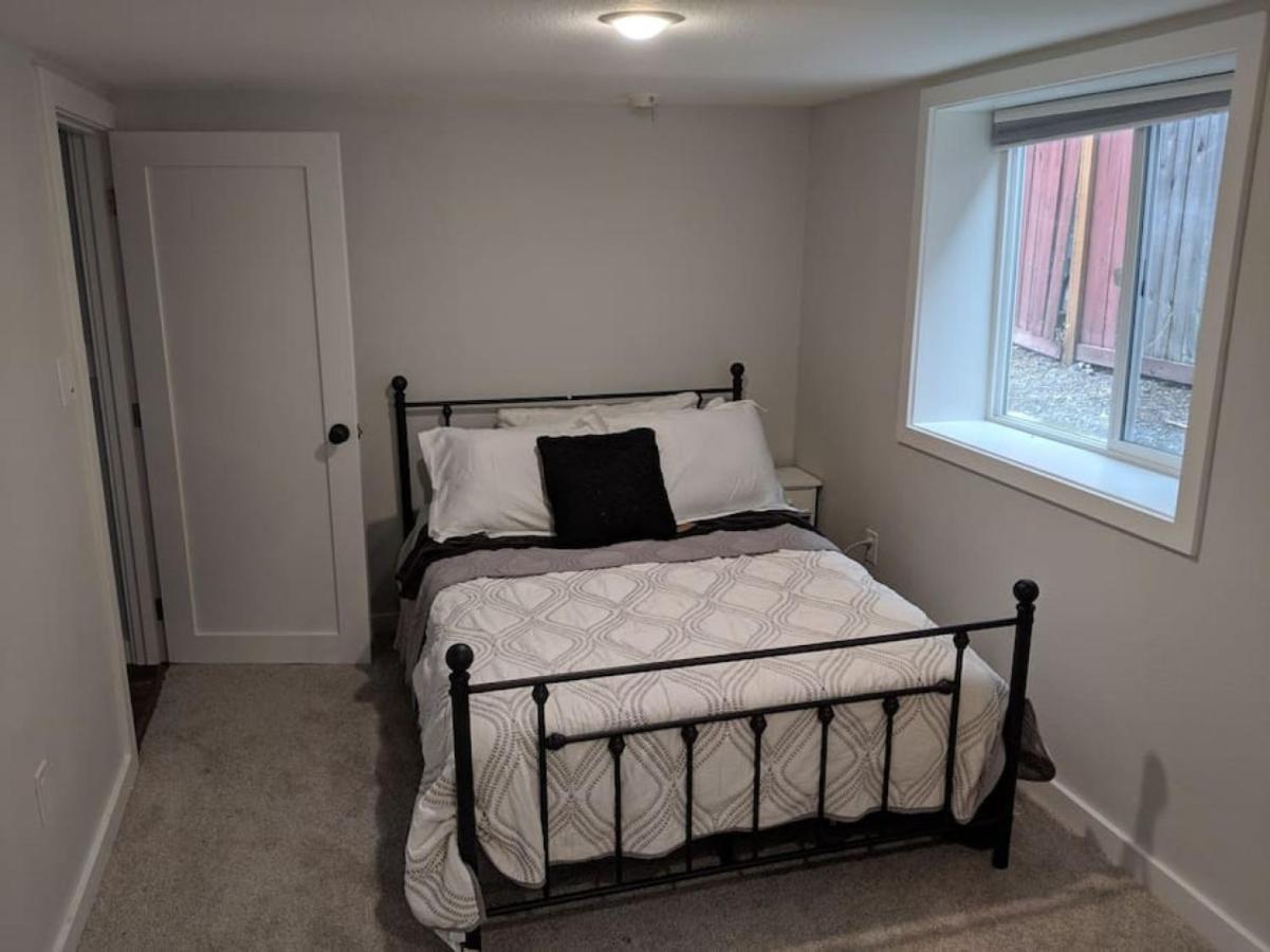 The Lily Apartment
