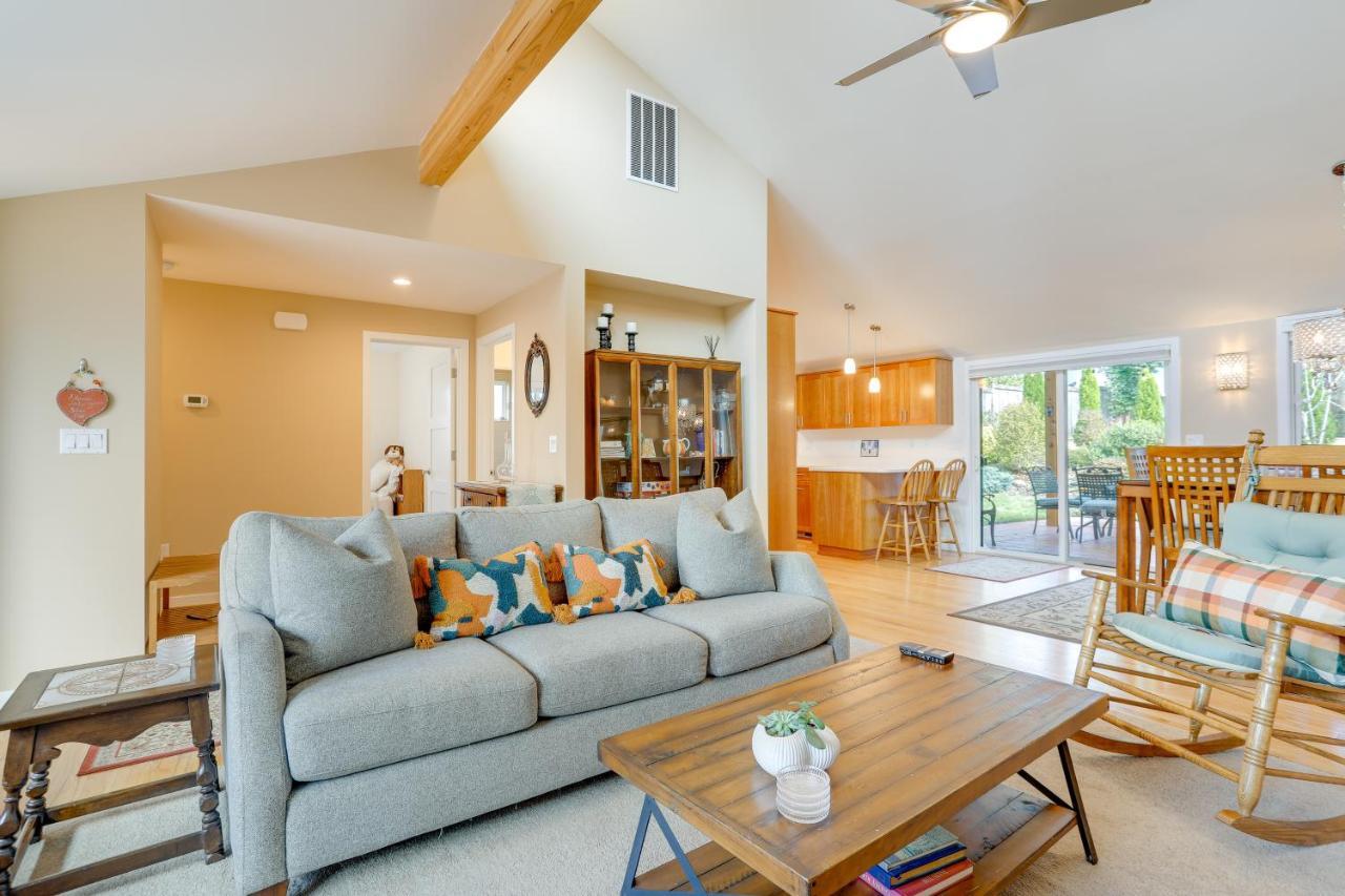 Beautiful With Patio About 9 Mi To Downtown Holiday home Seattle