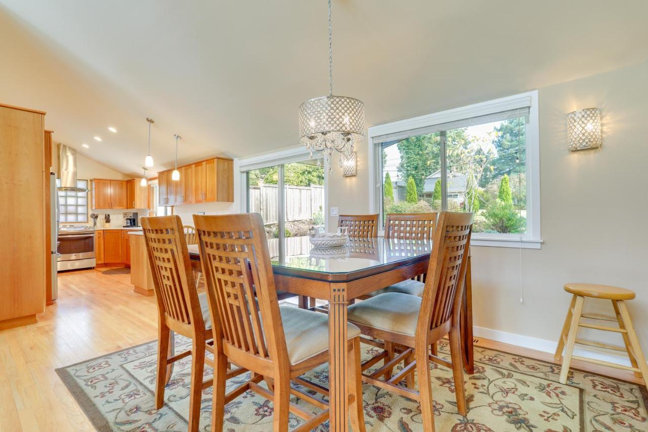 Holiday home Beautiful With Patio About 9 Mi To Downtown Seattle