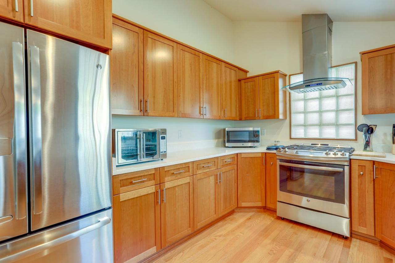 Holiday home Beautiful With Patio About 9 Mi To Downtown