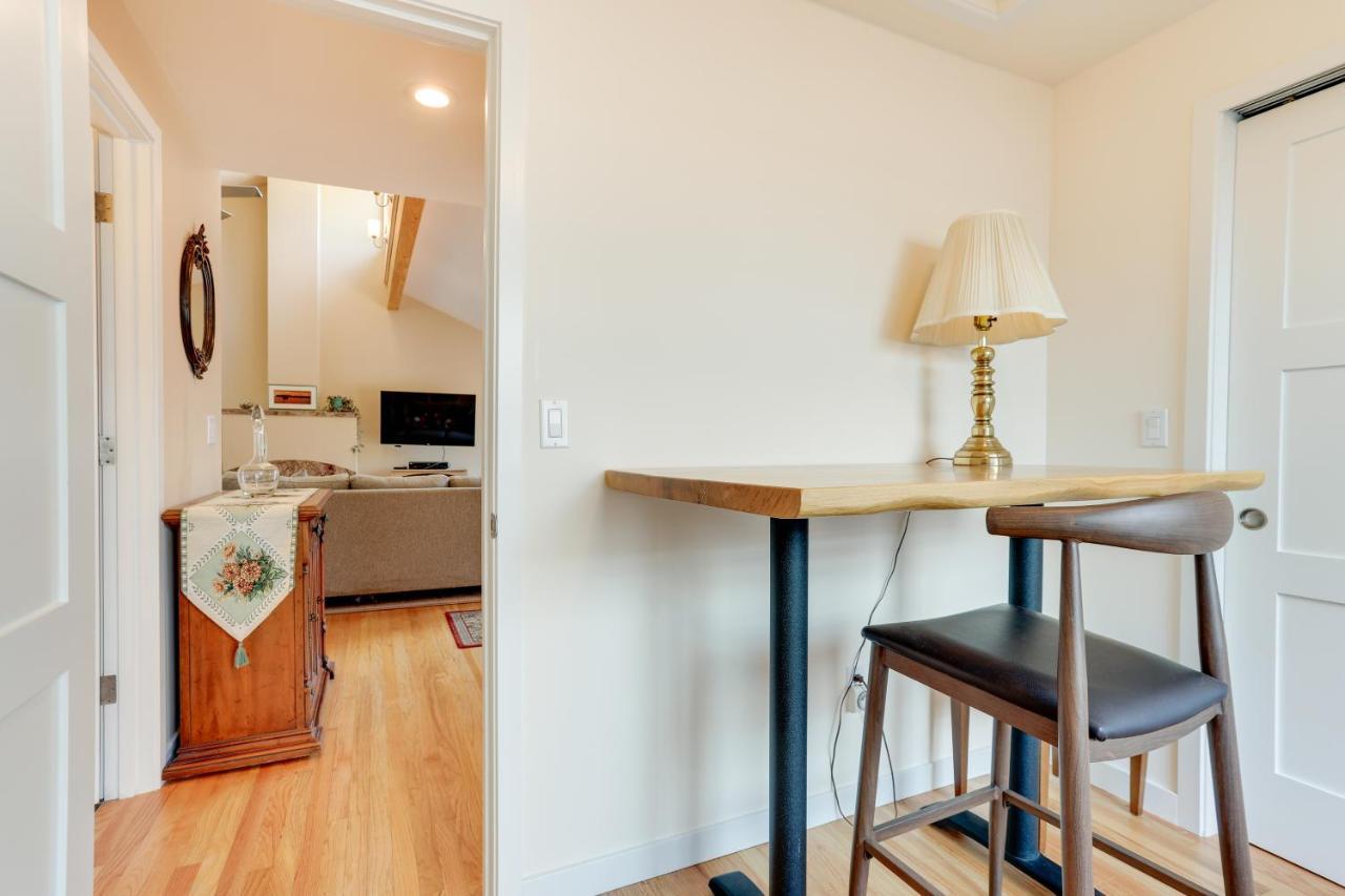 Beautiful With Patio About 9 Mi To Downtown *