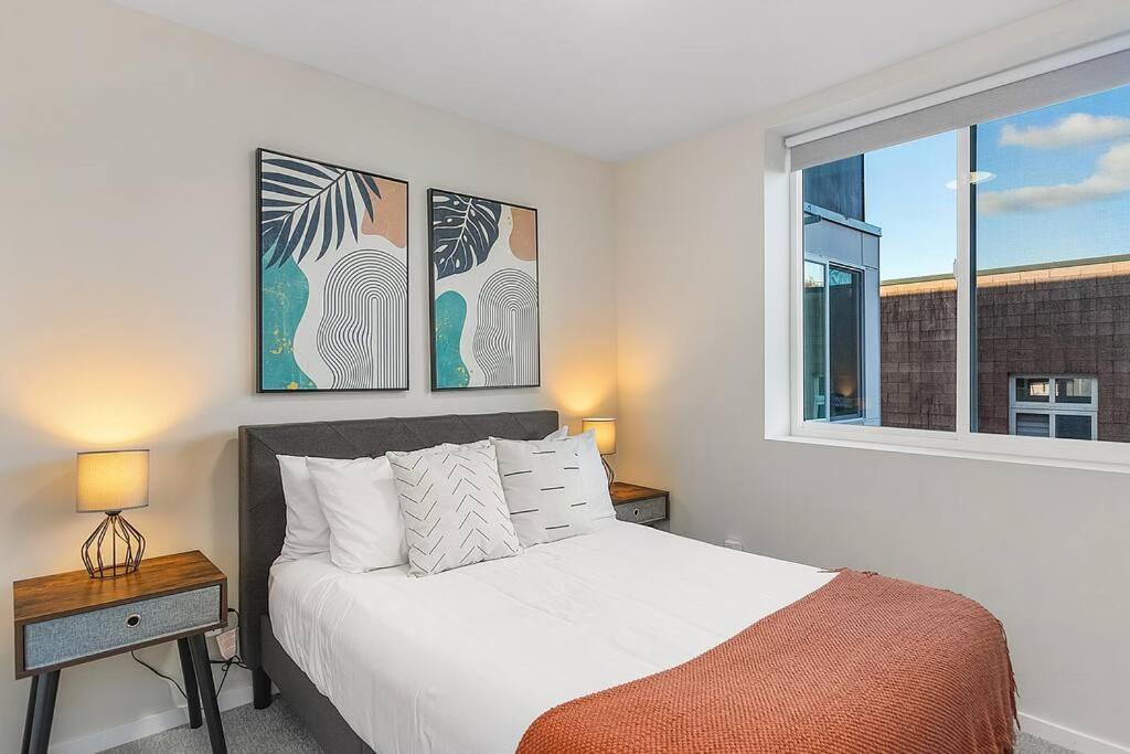 Red Maple Retreat In Leschi *