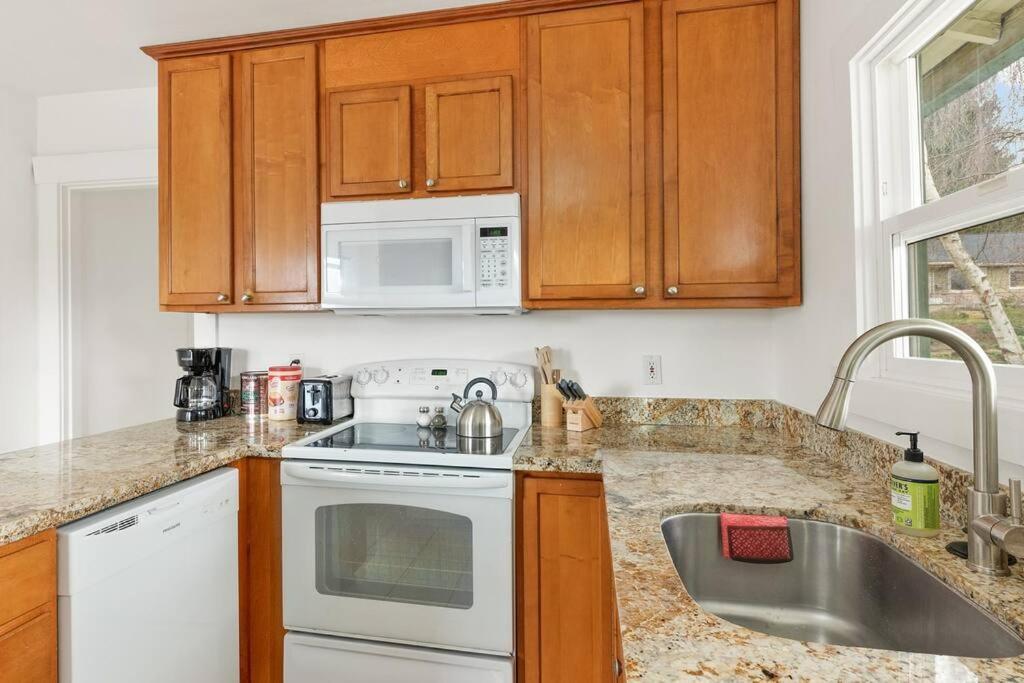 Beautiful Home, Location, Close To Holiday home *