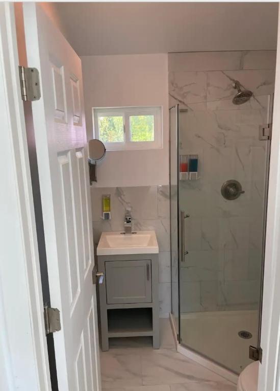 With Private Bath Santoniri Inspired Guest house Seattle