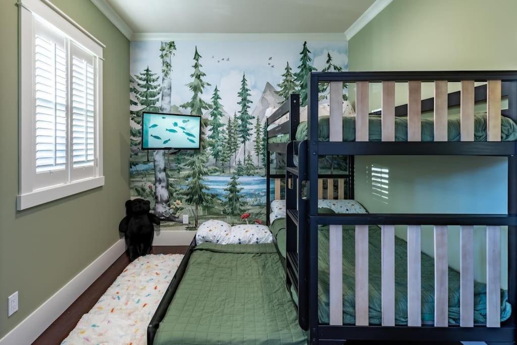 Private Seattle