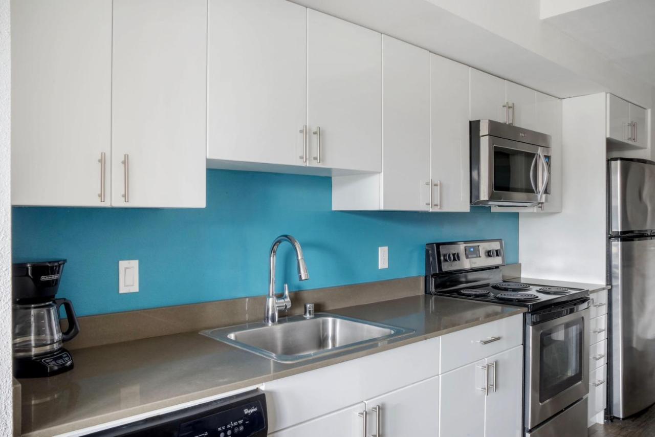 Ballard W Lounge Wd Nr Dining Bars Sea-653 Apartment *