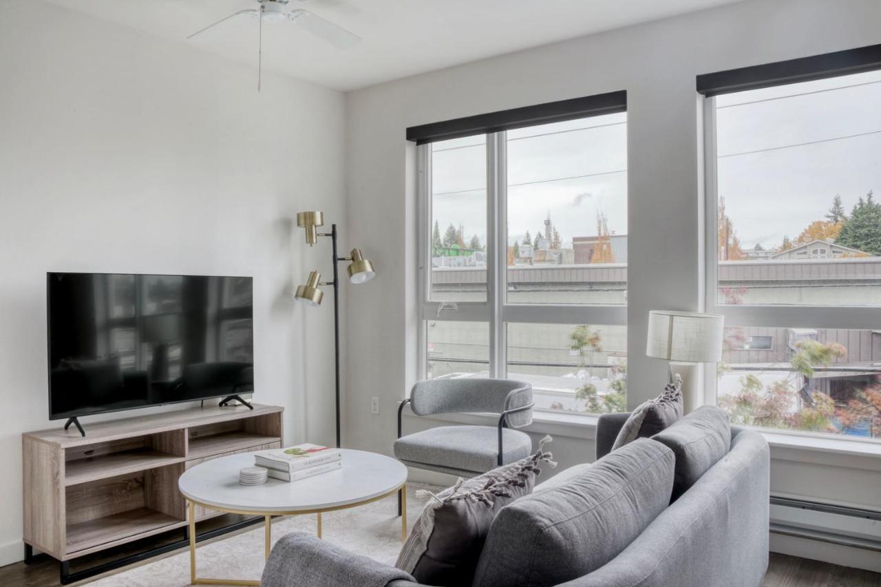 Apartment Ballard W Lounge Wd Nr Dining Bars Sea-653 Seattle