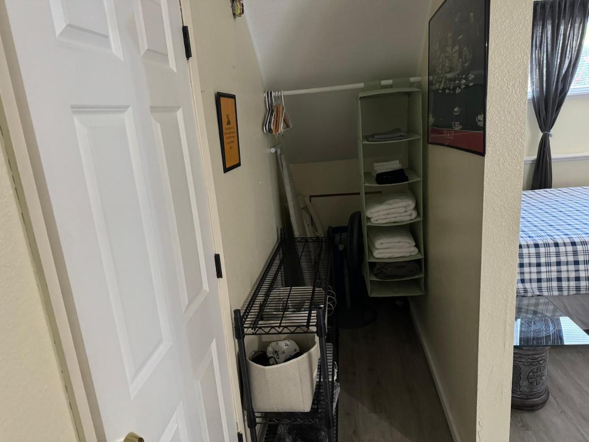 Apartment In West Seattle
