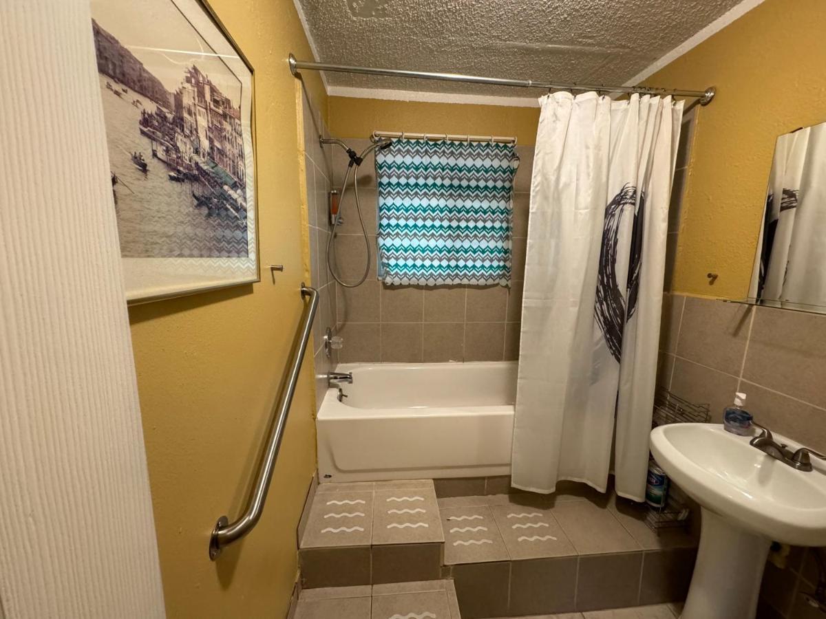 Apartment In West