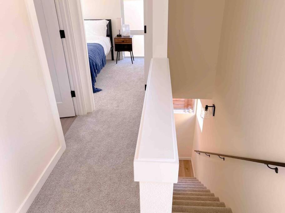 Peaceful Private Retreat 10 Mins Walk From Groceory Store Holiday home *