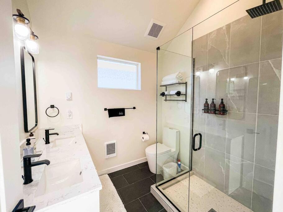 Peaceful Private Retreat 10 Mins Walk From Groceory Store * Seattle
