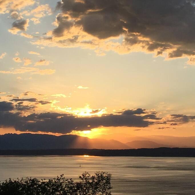 Apartment 1-bedroom Seaview On Luxury Estate With Views Of Olympic Mountains *